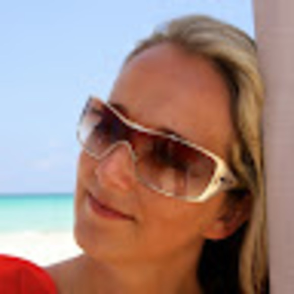 Meet your Posher, Heather - Picture 1 of 1